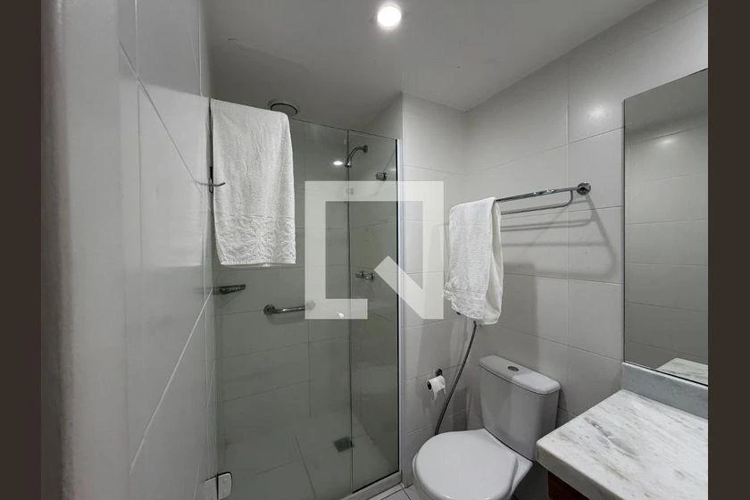 Furnished 2-bedroom apartment with an en-suite pair — photo 12