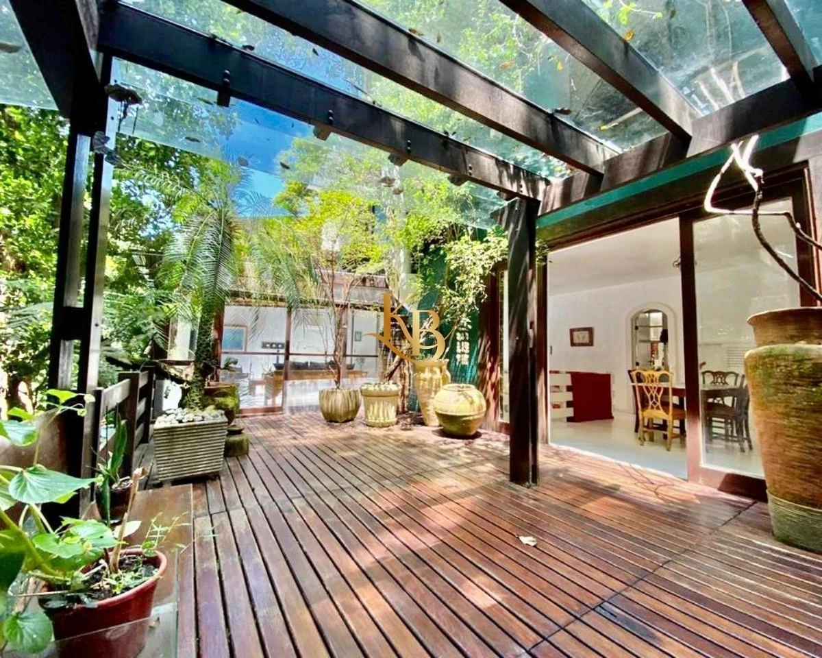 Furnished 350 m² house with 4 bedrooms and a balcony — photo 5