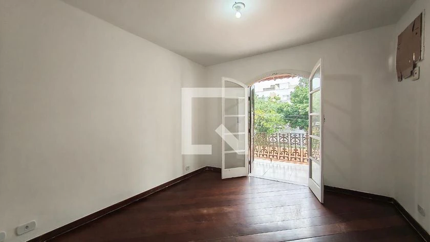 Сад и 4 спальни: дом 250 м² — photo 10