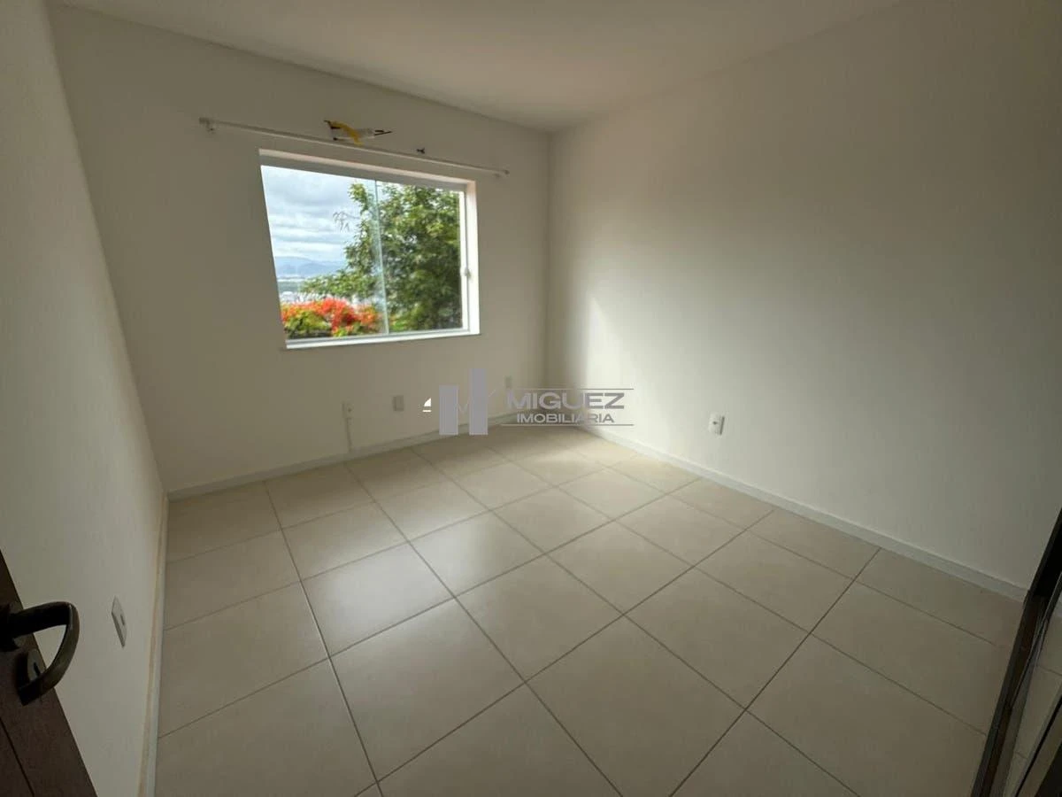 Water view in a 4-bedroom house, 340 m² — photo 24