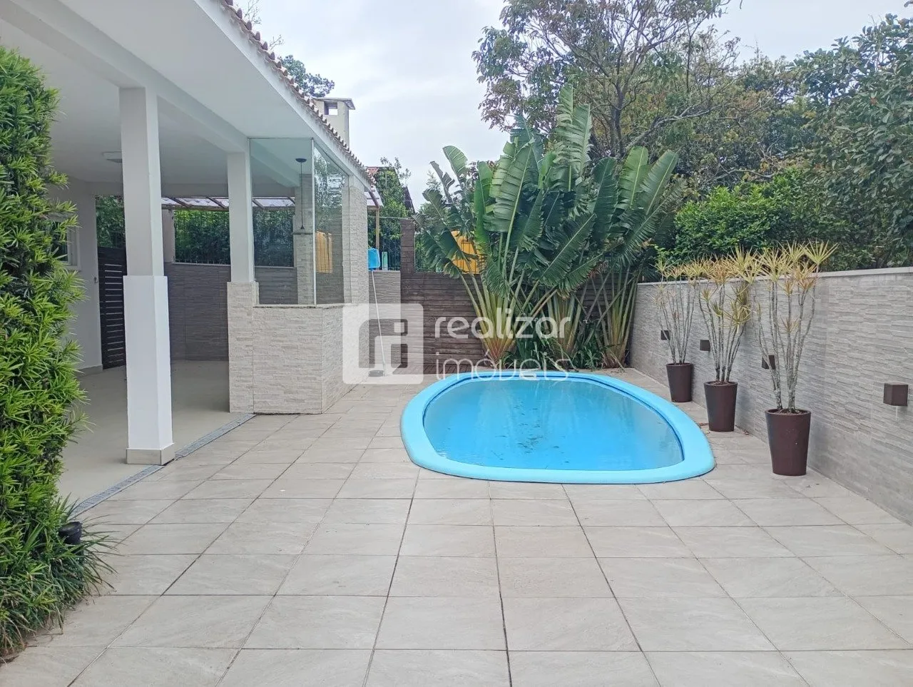 200 m² house with a private pool and a dishwasher — photo 52