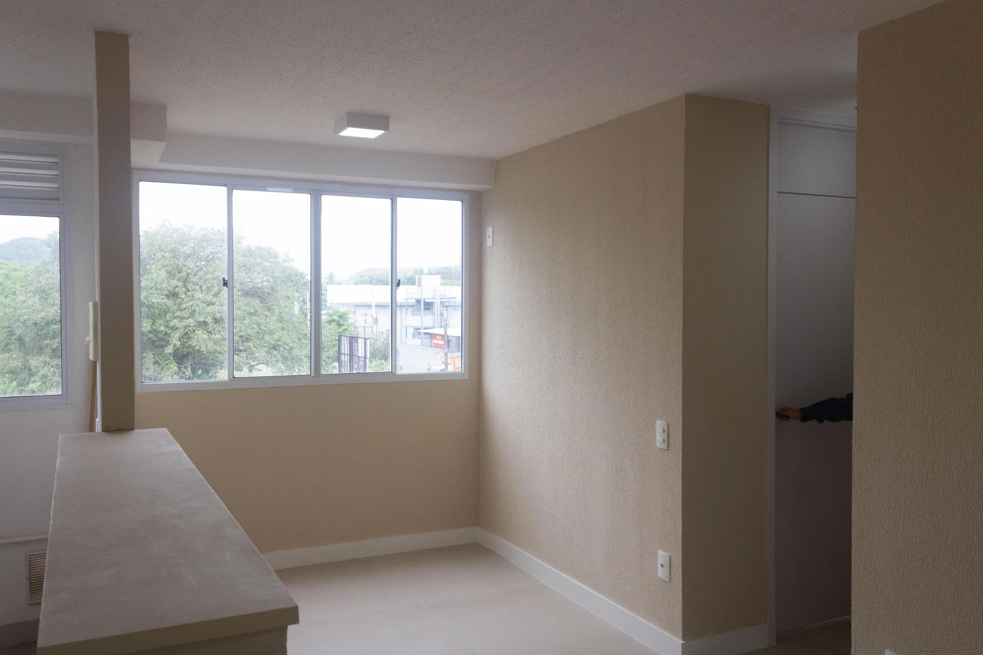2-bedroom apartment in a building with a gym — photo 7