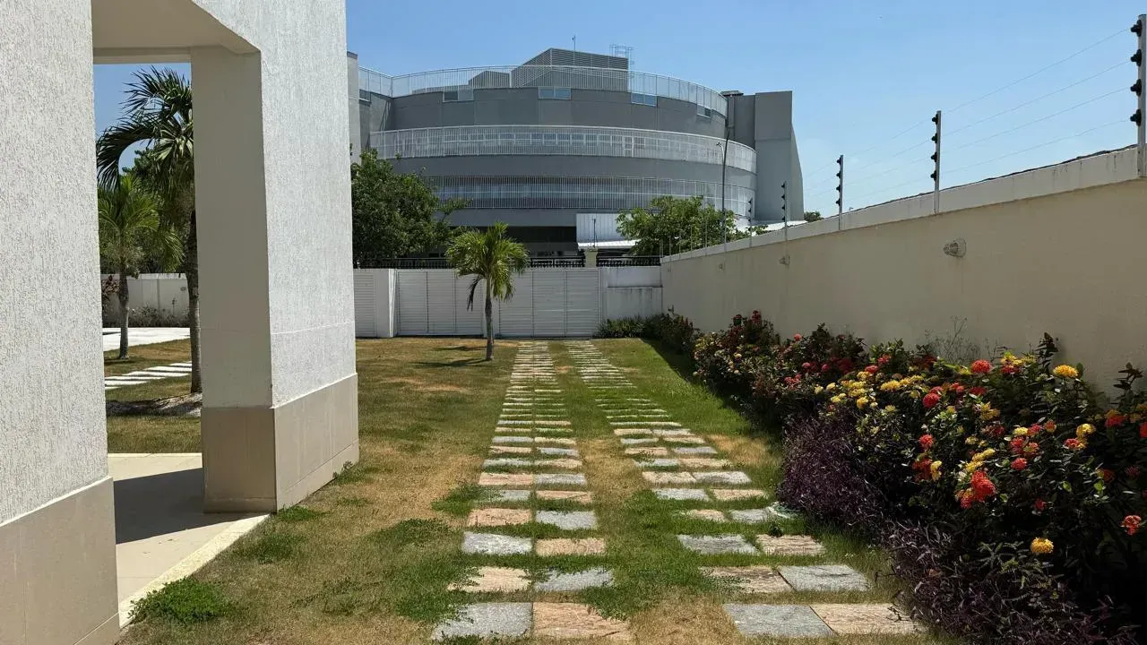 Casa com 5 quartos e 5 banheiros, 900 m² — photo 21