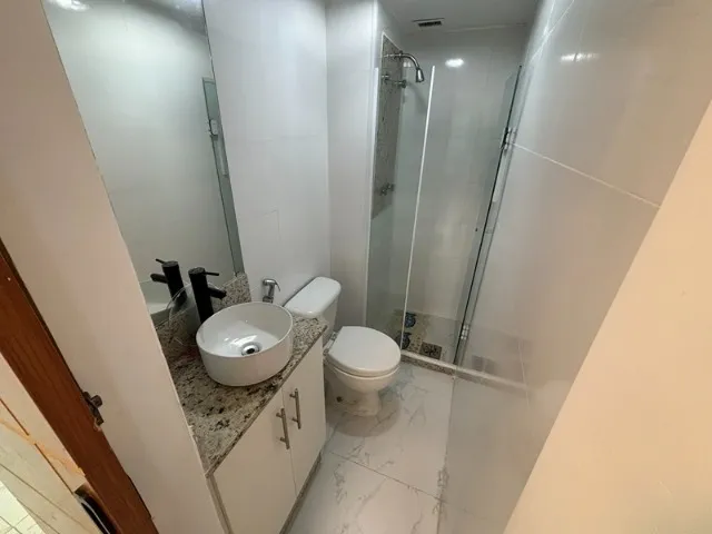 Glass-enclosed balcony in a 3-bedroom apartment, 94 m² — photo 2
