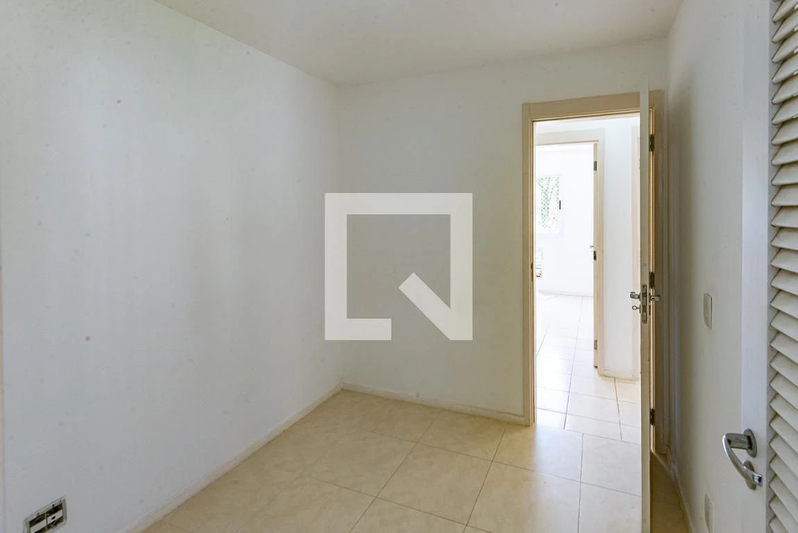 4-bedroom apartment with a mountain view in Rio de Janeiro — photo 41