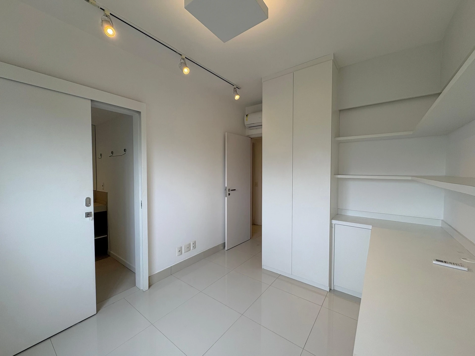 Apartment, 151 m², with a water view — photo 37
