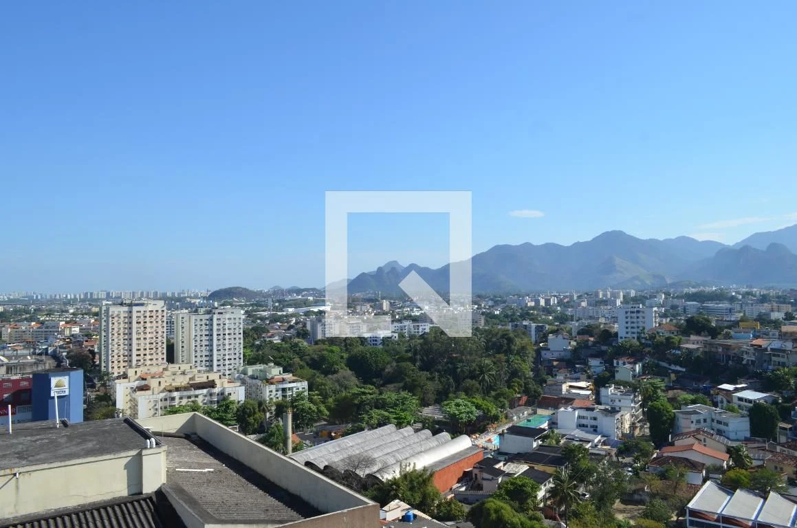 3-bedroom apartment in a building with a pool — photo 22