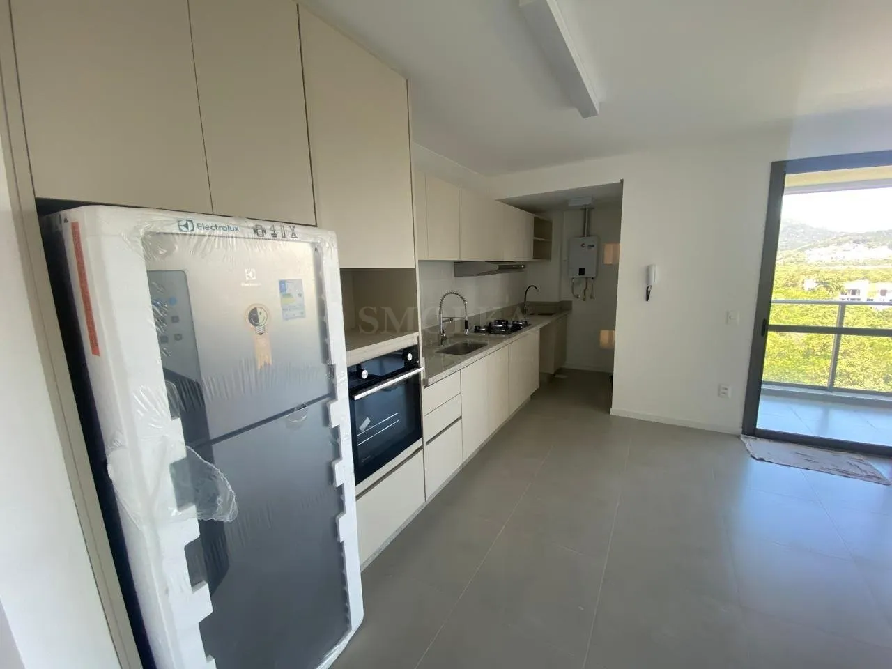 3-bedroom apartment with a grill on the balcony — photo 4