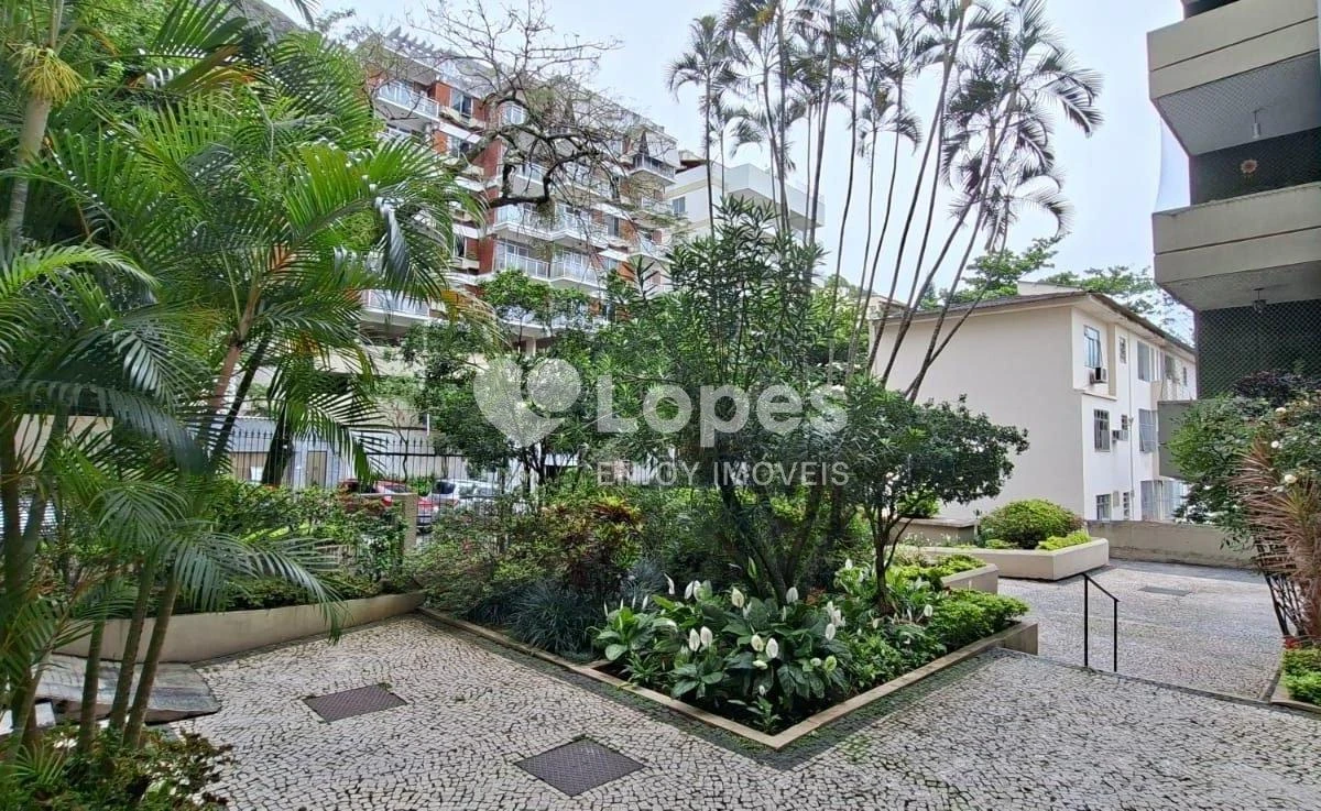 2-bedroom apartment with a mountain view in Rio de Janeiro — photo 13