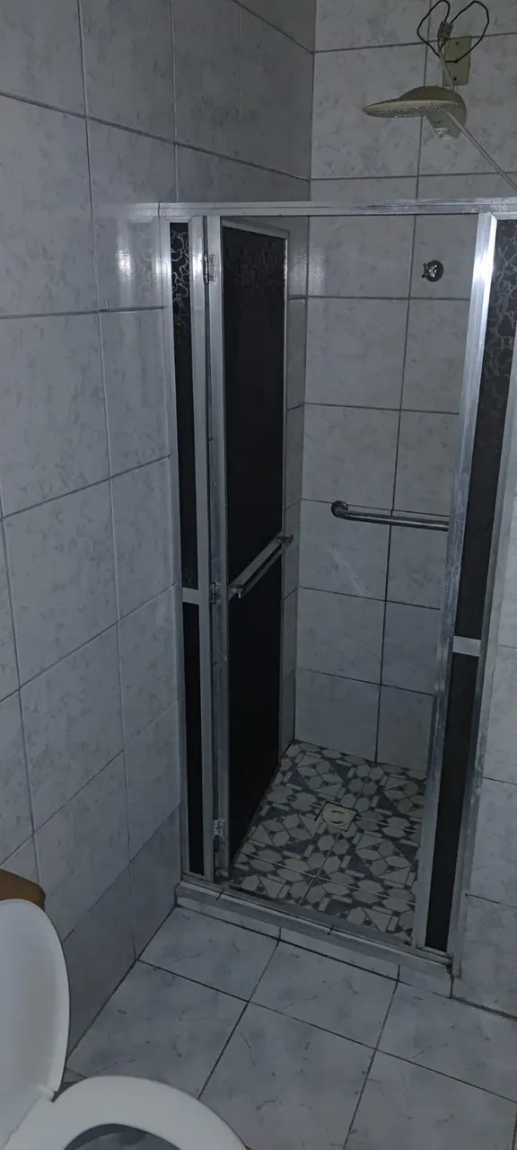 1-bedroom house with balcony and a glass shower enclosure — photo 6