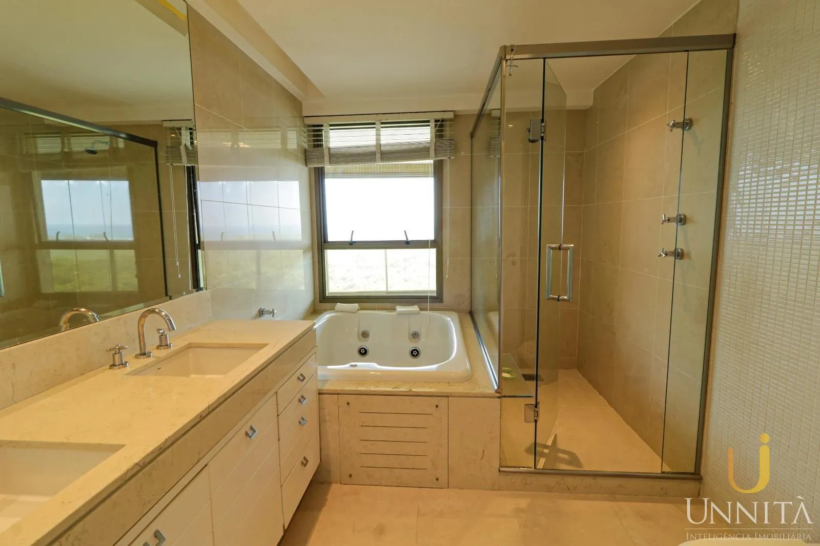 Вид на воду та 5 спалень: квартира 278 м² — photo 14