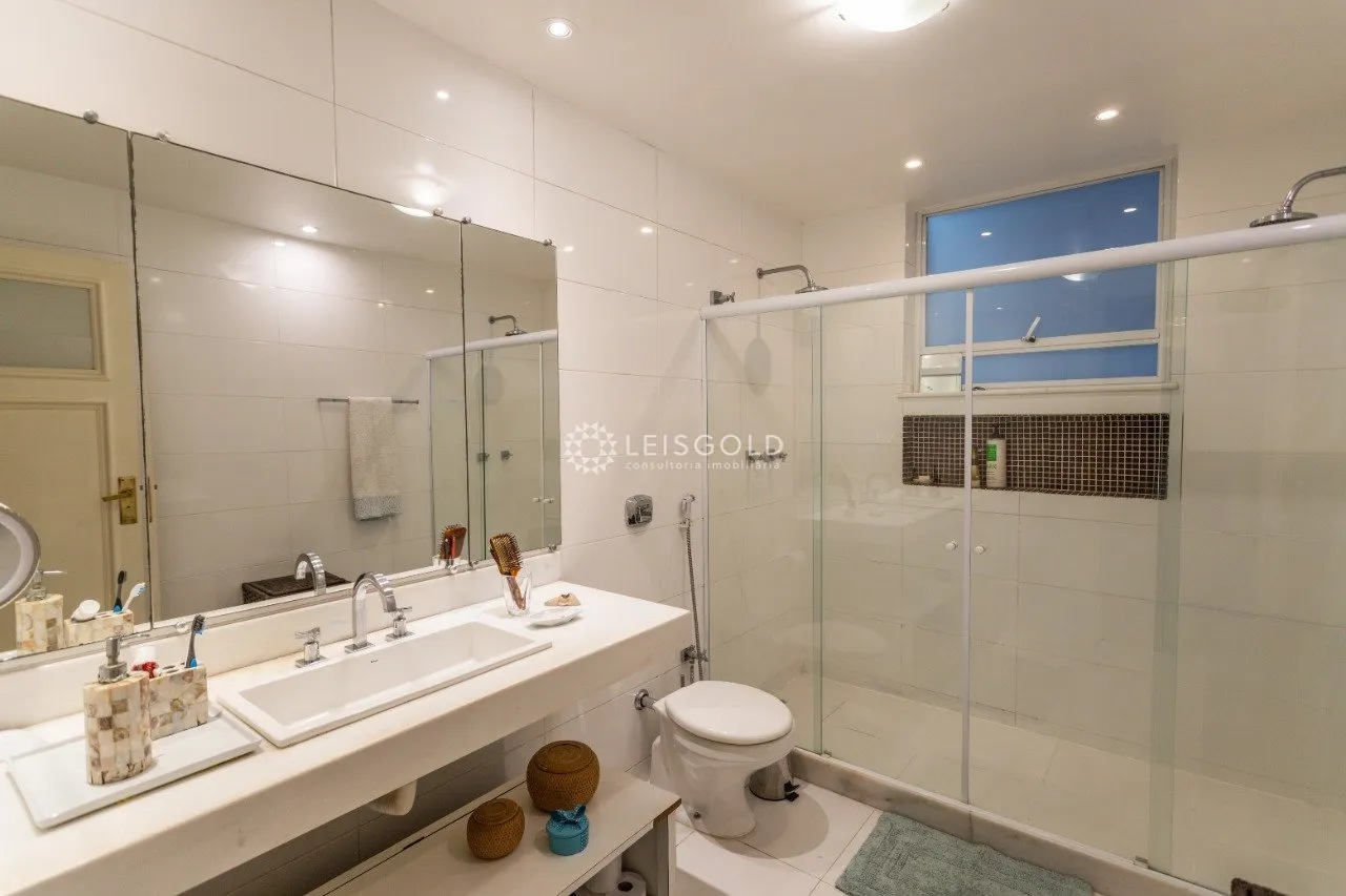 Home office in a 4-bedroom apartment, 220 m² — photo 20
