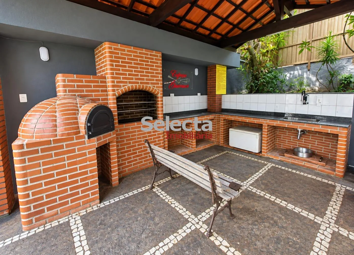 Квартира 100 м² с 3 спальнями и камином — photo 17