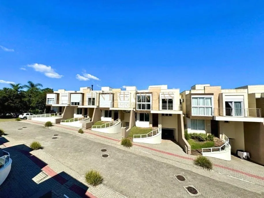 Water view in a 4-bedroom house, 263 m² — photo 7