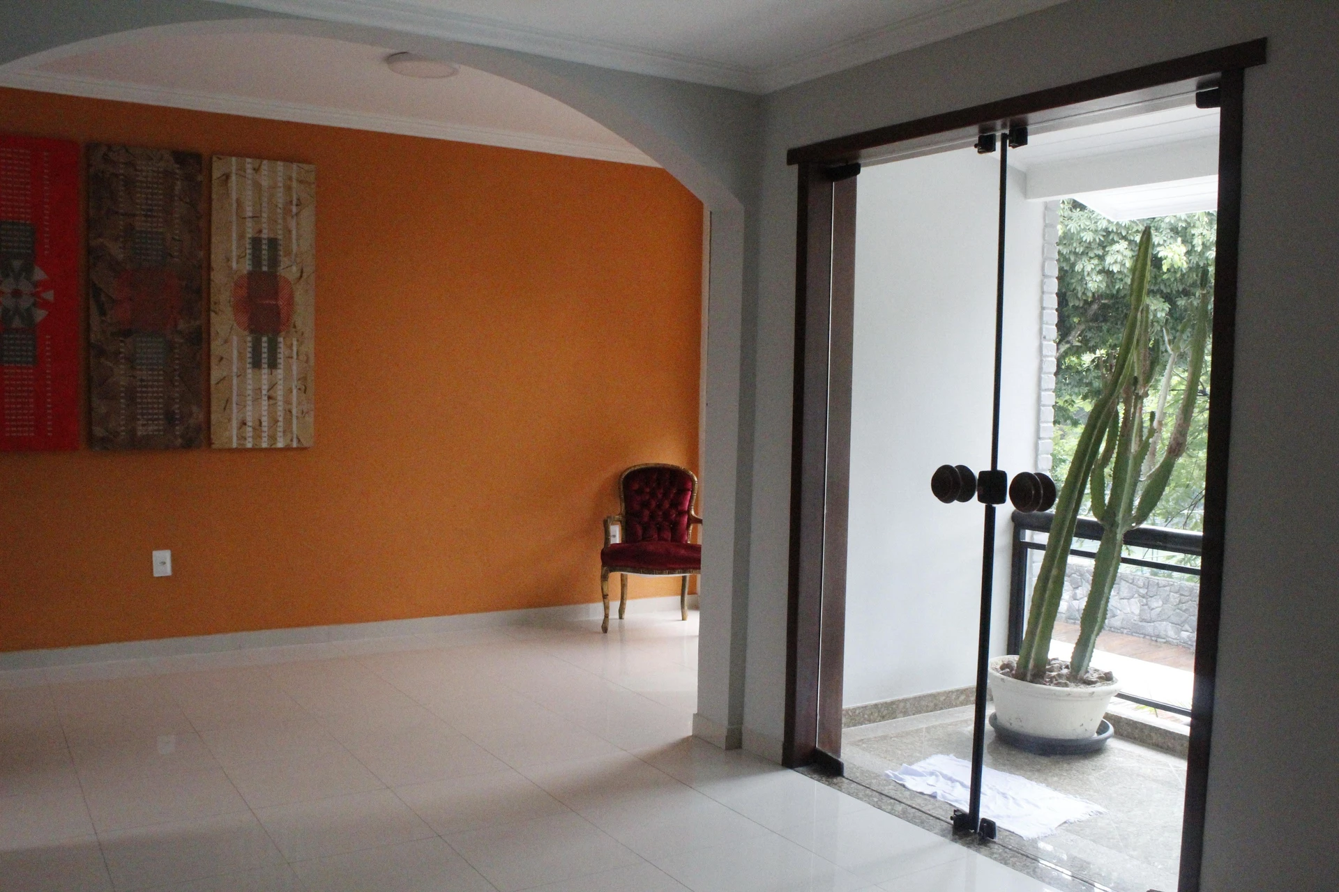 House with 5 bedrooms and 5 parking spaces — photo 42