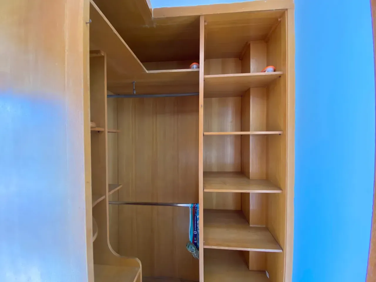 Walk-in closet in a 3-bedroom apartment, 153 m² — photo 5
