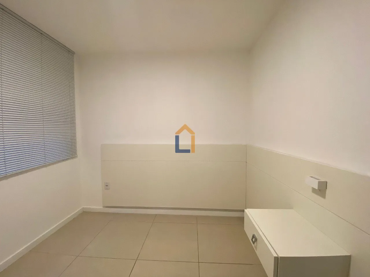 Ground-floor apartment with 2 bedrooms and integrated kitchen — photo 15