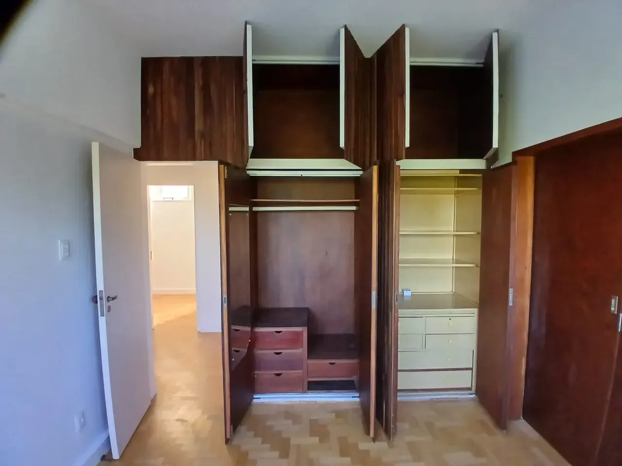 Квартира 70 м² с 2 спальнями и отдельной кухней — photo 5