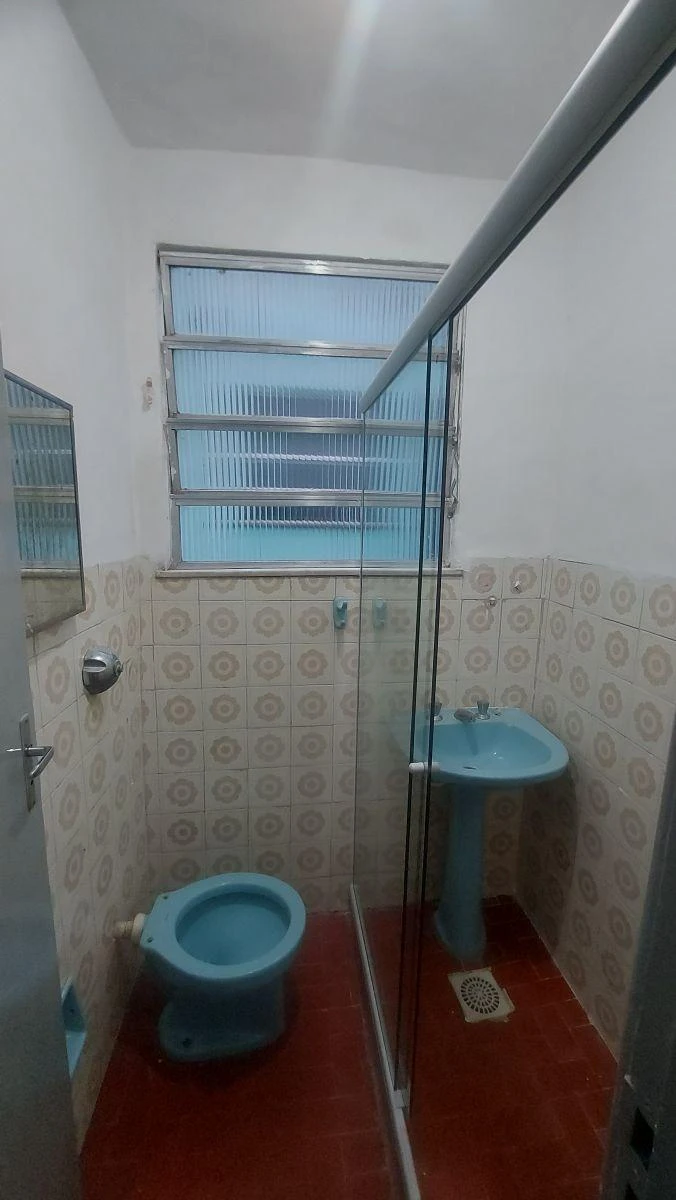 Unfurnished 30 m² apartment with a glass shower — photo 4