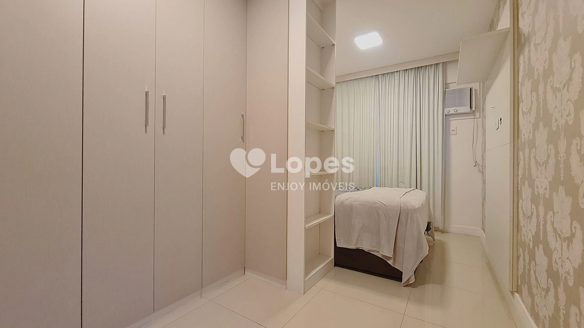 Furnished 2-bedroom apartment with a desk and 71 m² — photo 6