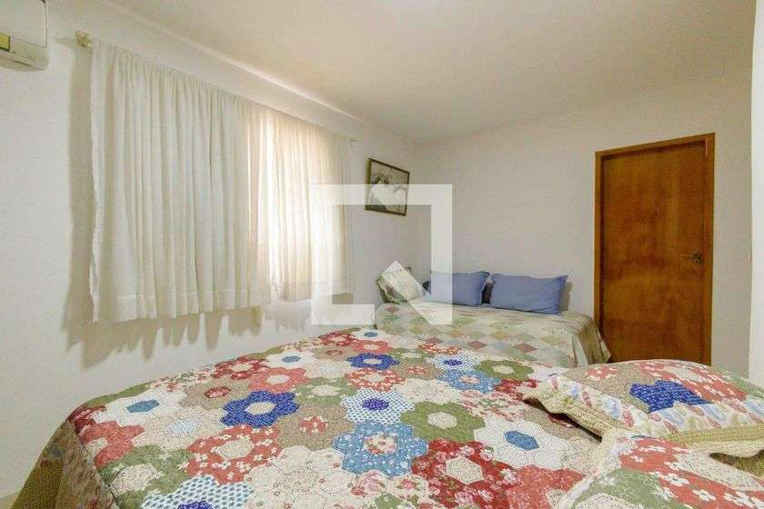 300 m² house with 5 en-suite bedrooms and private garden — photo 29