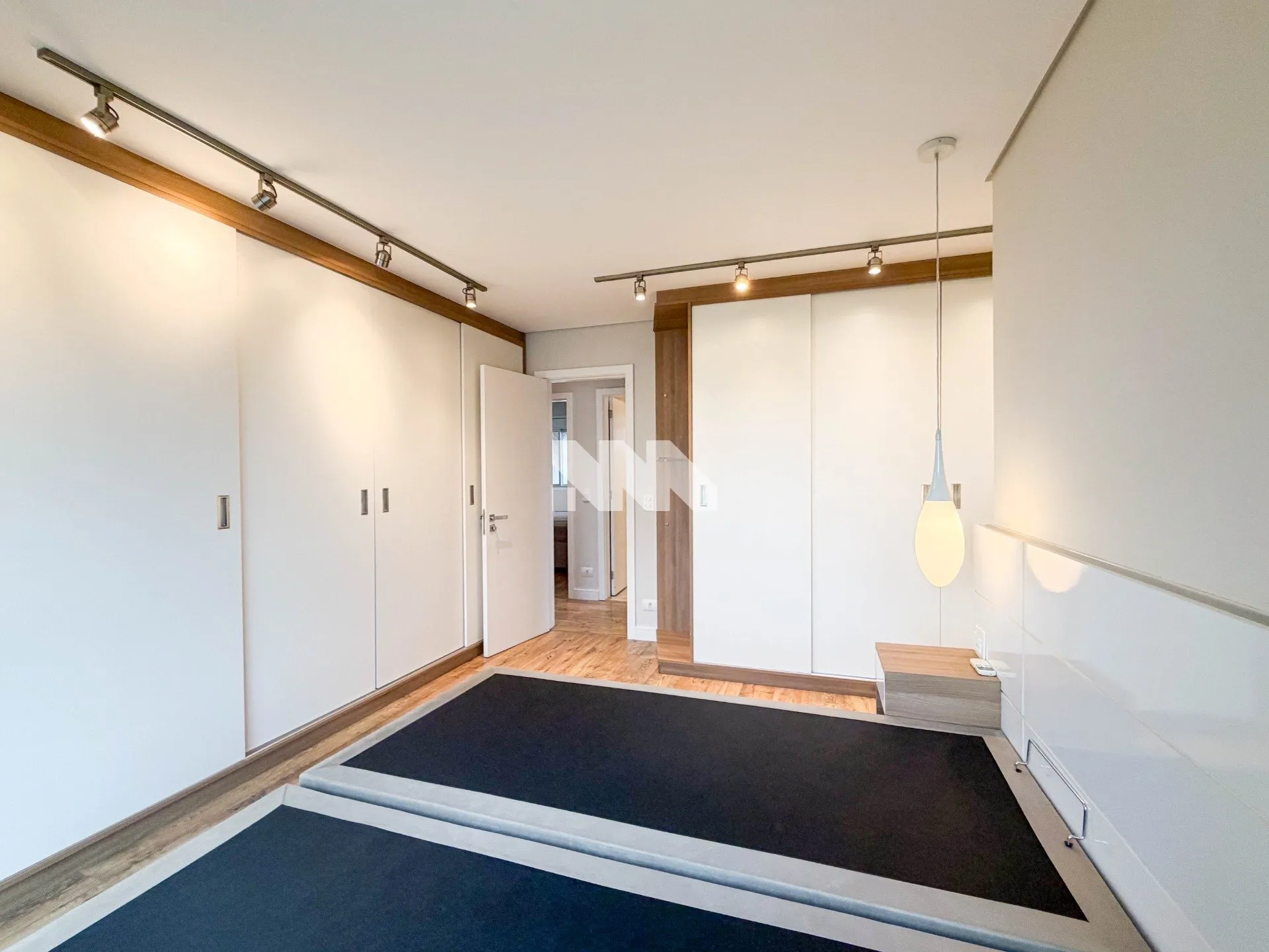 Furnished 180 m² apartment with 3 bedrooms and garden — photo 36