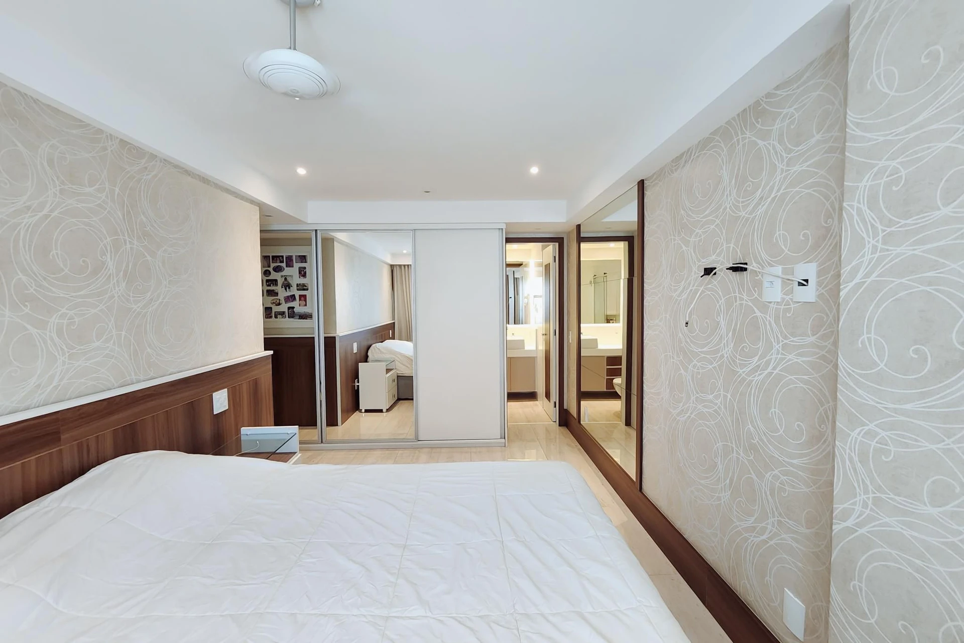 3-bedroom apartment with an ensuite suite and 2 parking — photo 59