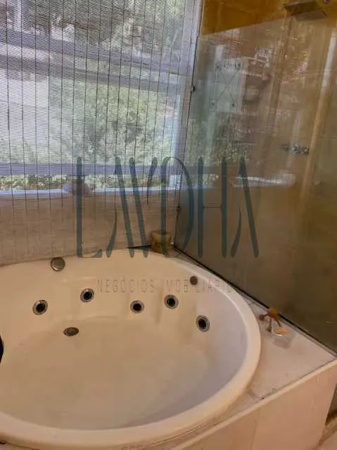 Furnished house with 6 bedrooms, 6 bathrooms and garden — photo 17