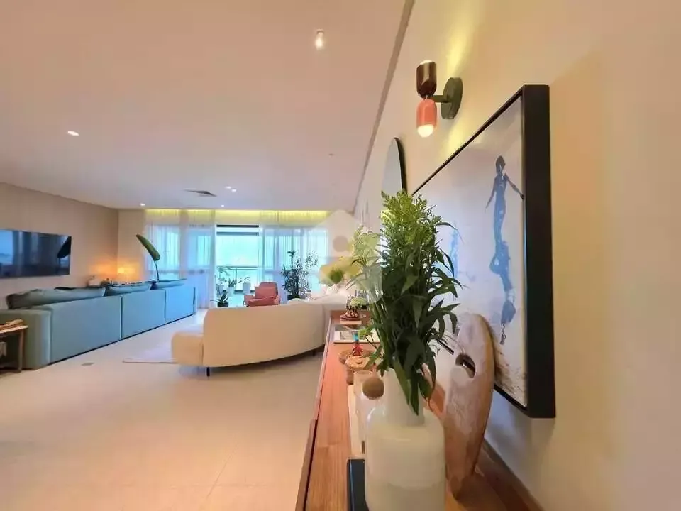 Мебльована квартира 231 м² з 4 спальнями-сюїтами і 4 місцями — photo 11