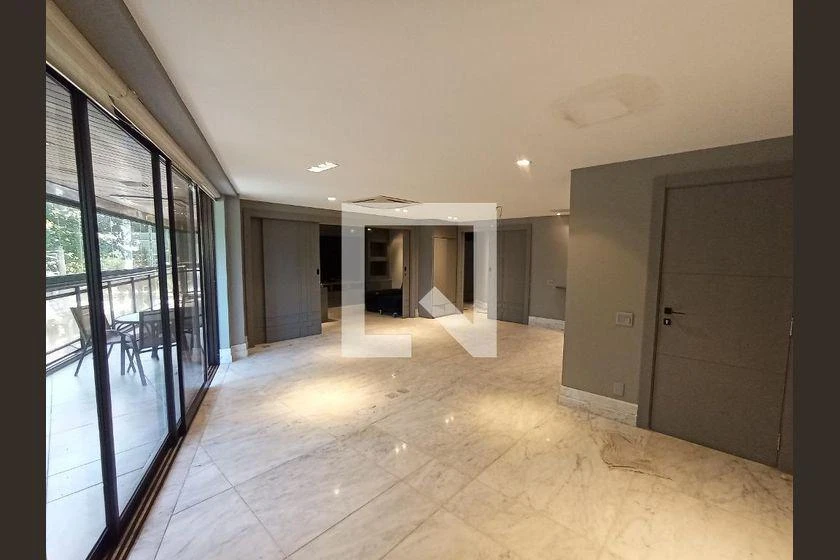 Rental apartment with 3 bedrooms and 160 m² — photo 17