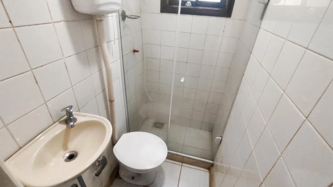 House with 3 bedrooms, 1 en-suite and 4 bathrooms — photo 12