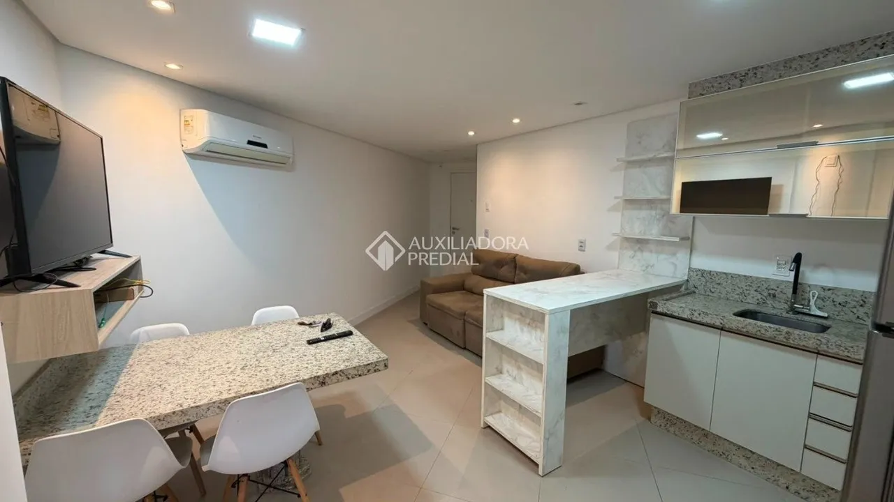 Furnished 1-bedroom apartment with 1 bathroom — photo 20