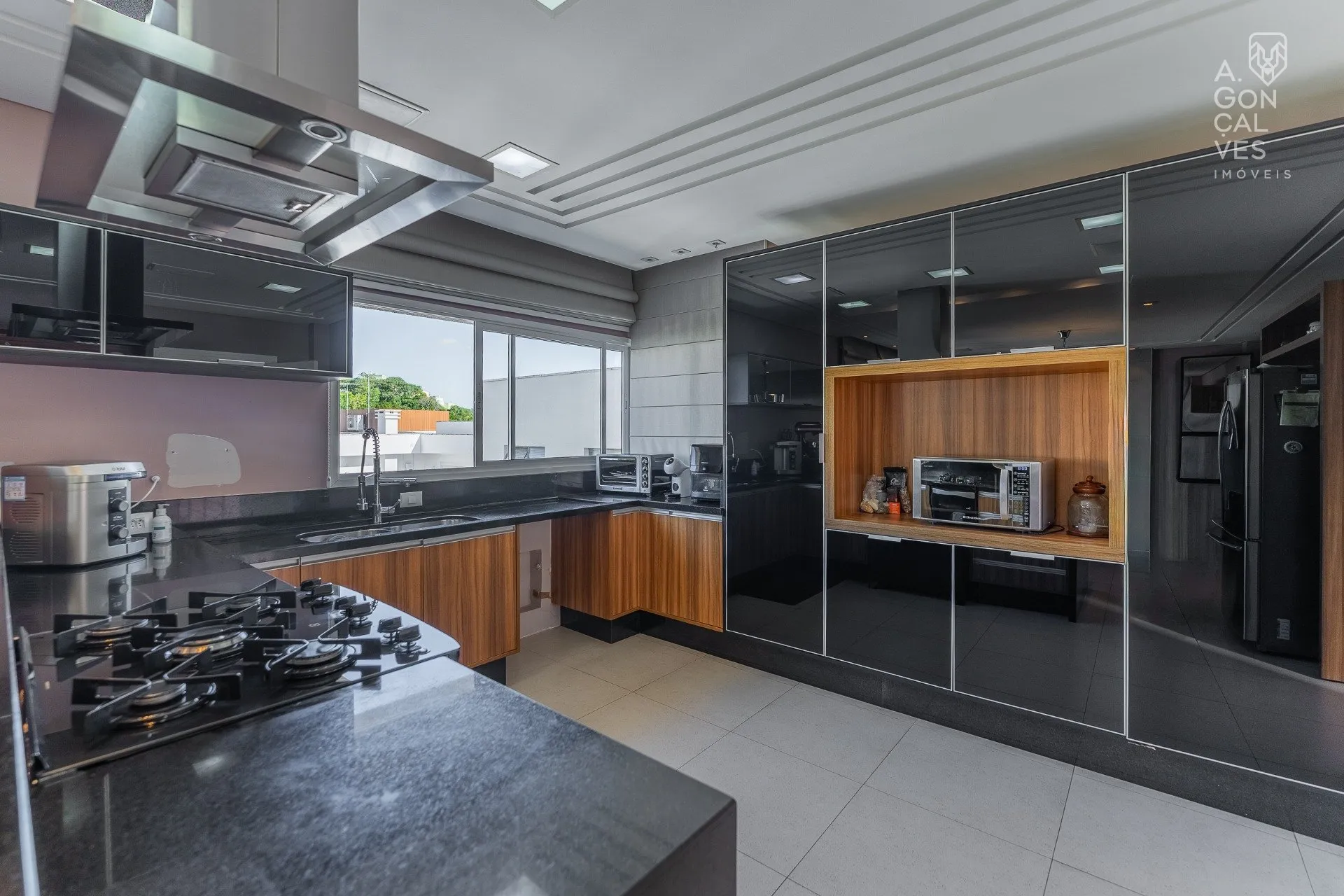 Casa mobiliada com 3 quartos e 4 vagas, jardim e varanda — photo 21