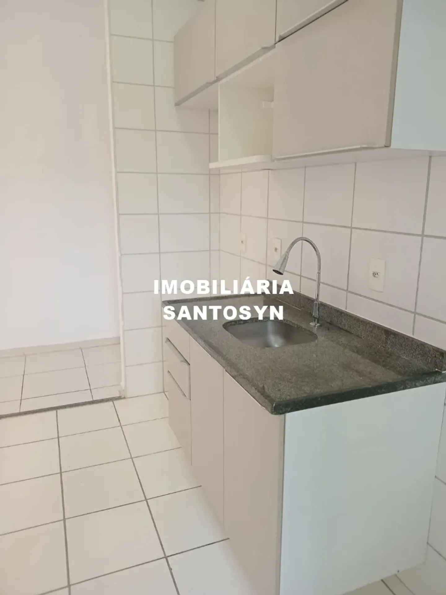 2-bedroom apartment in a building with a gym — photo 15