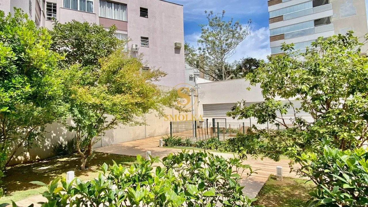 Balcony with a grill in a 2-bedroom apartment, 75 m² — photo 82