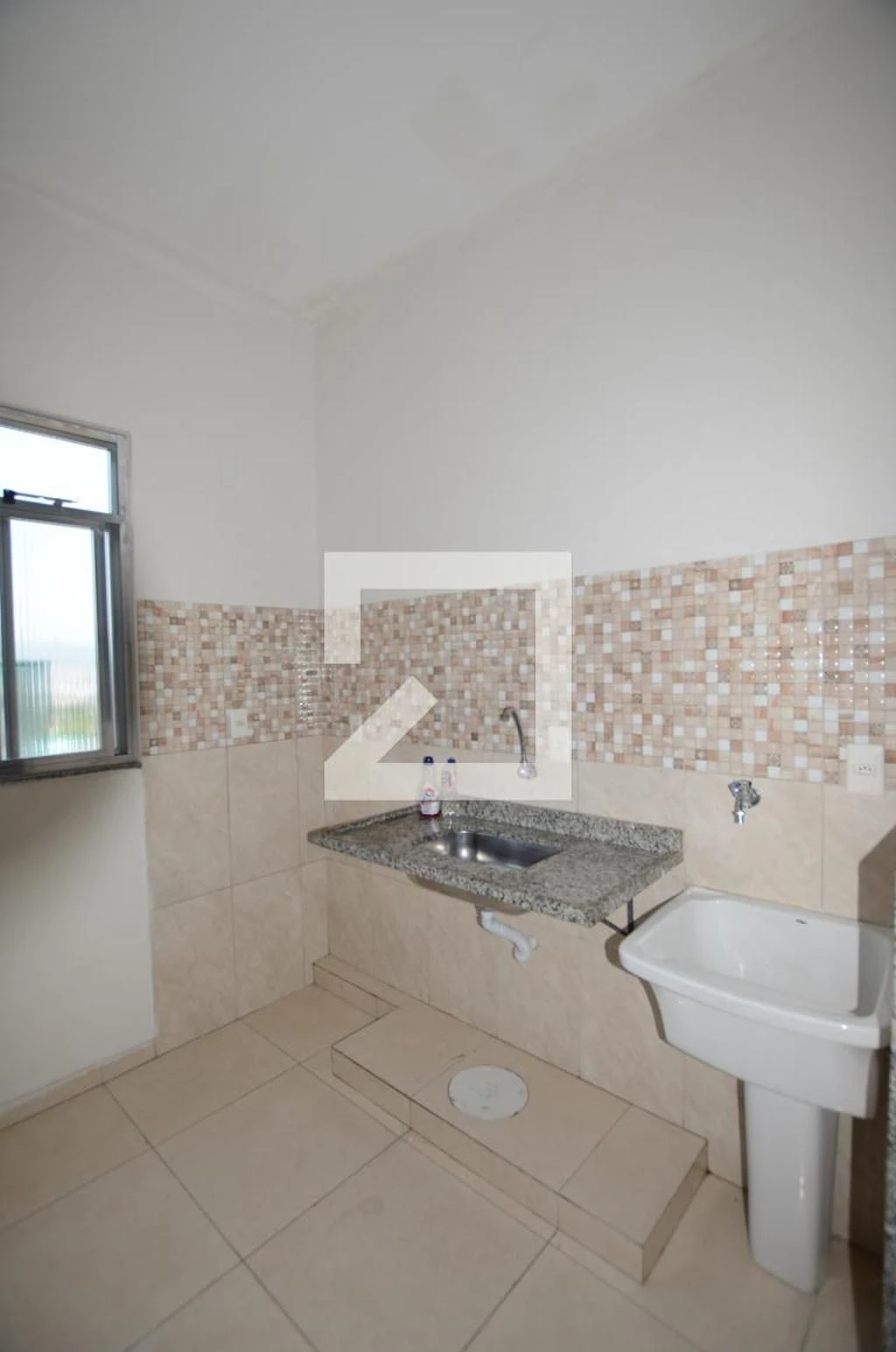Unfurnished 1-bedroom apartment with gas stove — photo 14