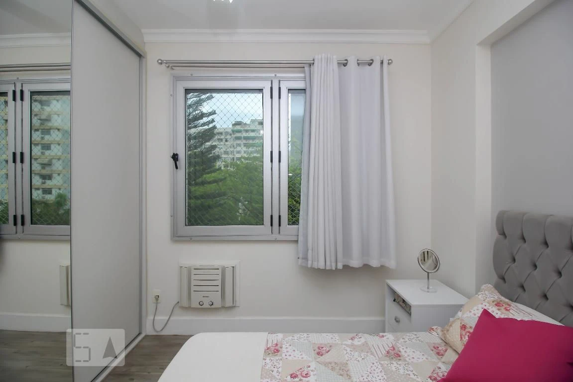 3-bedroom apartment with a glass-enclosed balcony — photo 39