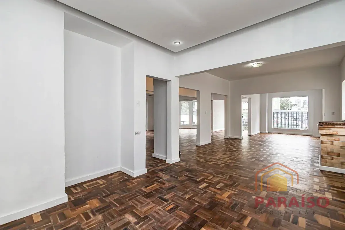 Деревянный пол или ламинат и 4 спальни: дом 165 м² — photo 7