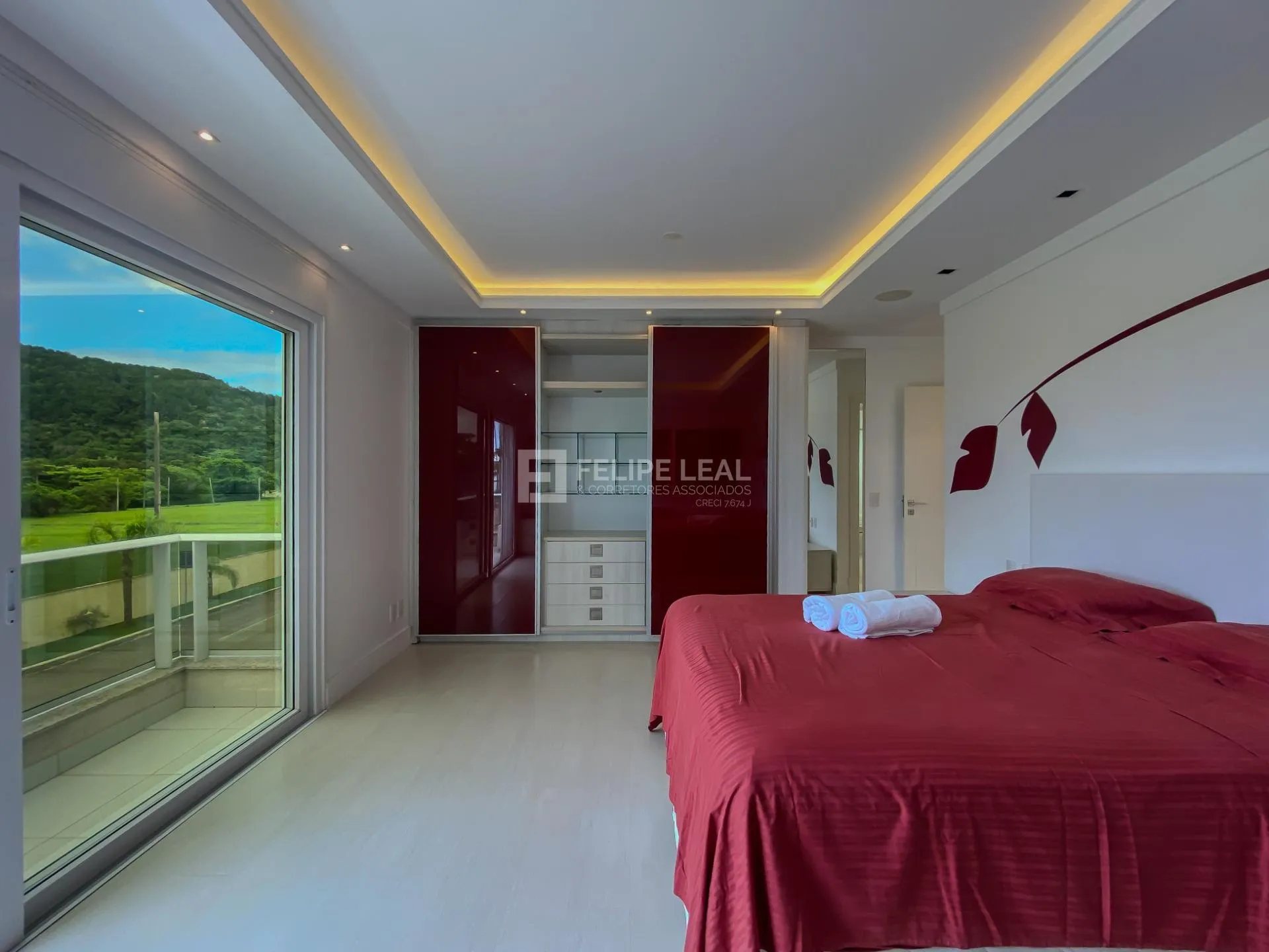 Casa em condomínio com 9 dormitórios e 8 suítes — photo 7