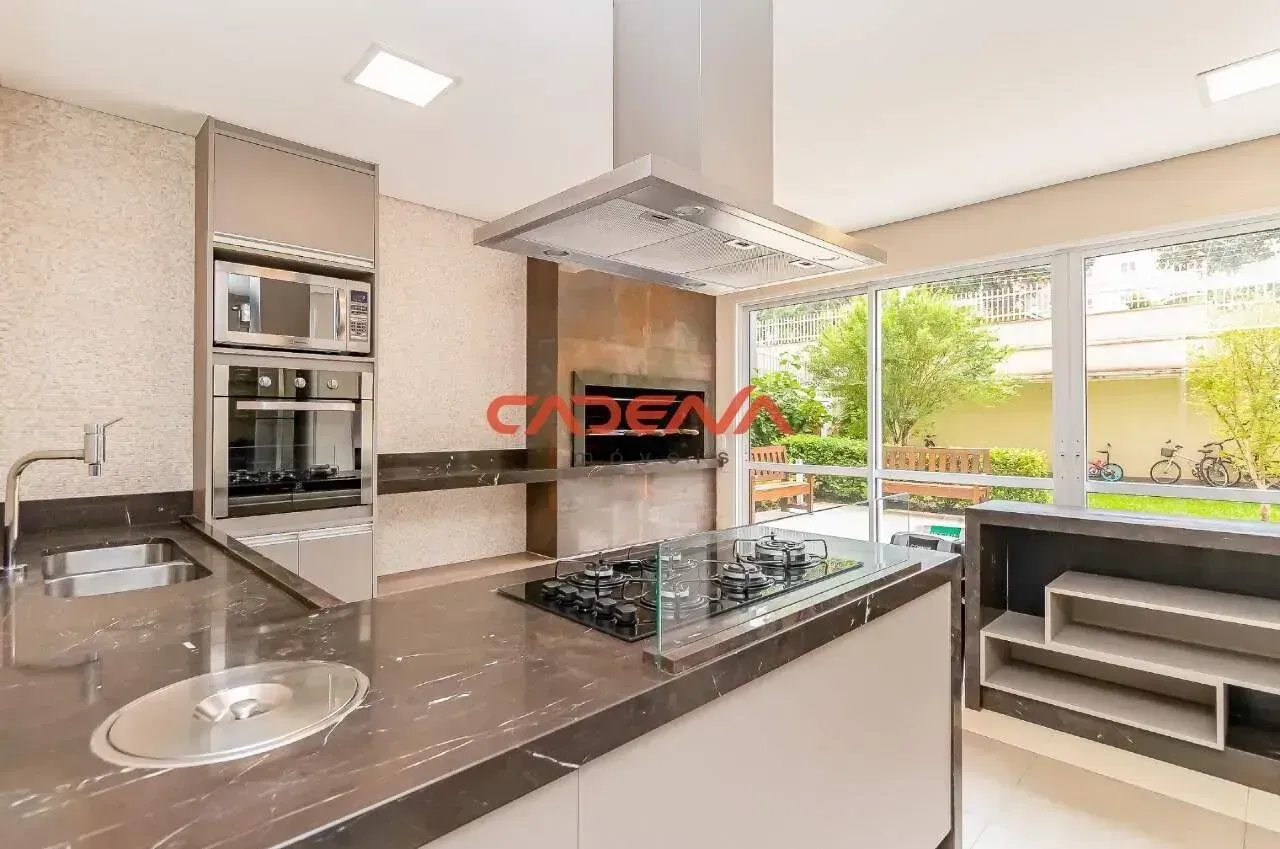 Unfurnished 4-bedroom apartment with private BBQ — photo 33
