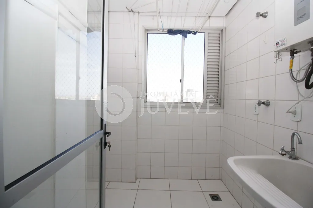 Apartment, 93 m², with a glass-enclosed balcony — photo 31
