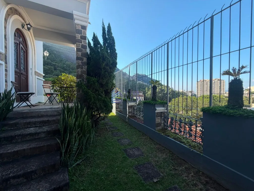 4-bedroom 500 m² house with 5 bathrooms — photo 68