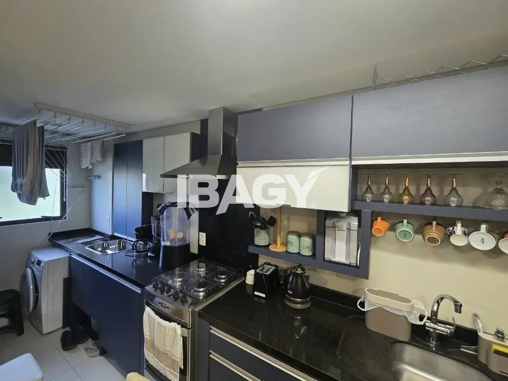 Furnished apartment, 47 m², with a glass-enclosed balcony — photo 14