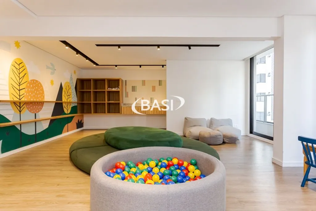 Glass-enclosed balcony in a 3-bedroom apartment, 80 m² — photo 76
