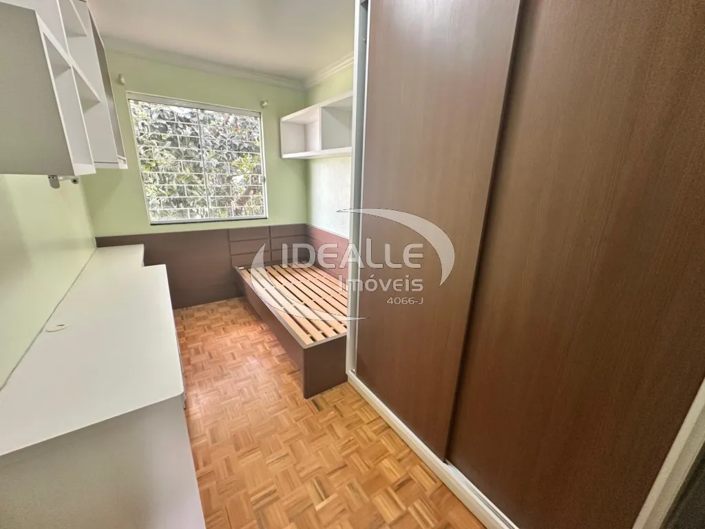 184 m² house with a built-in balcony grill — photo 19