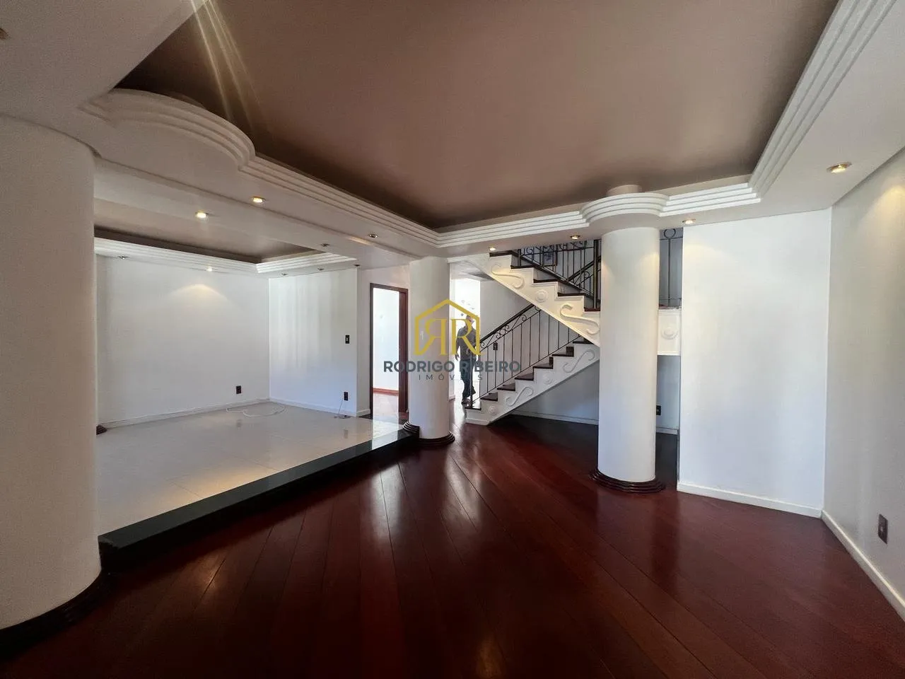 House with 5 bedrooms, 3 bathrooms and balcony
