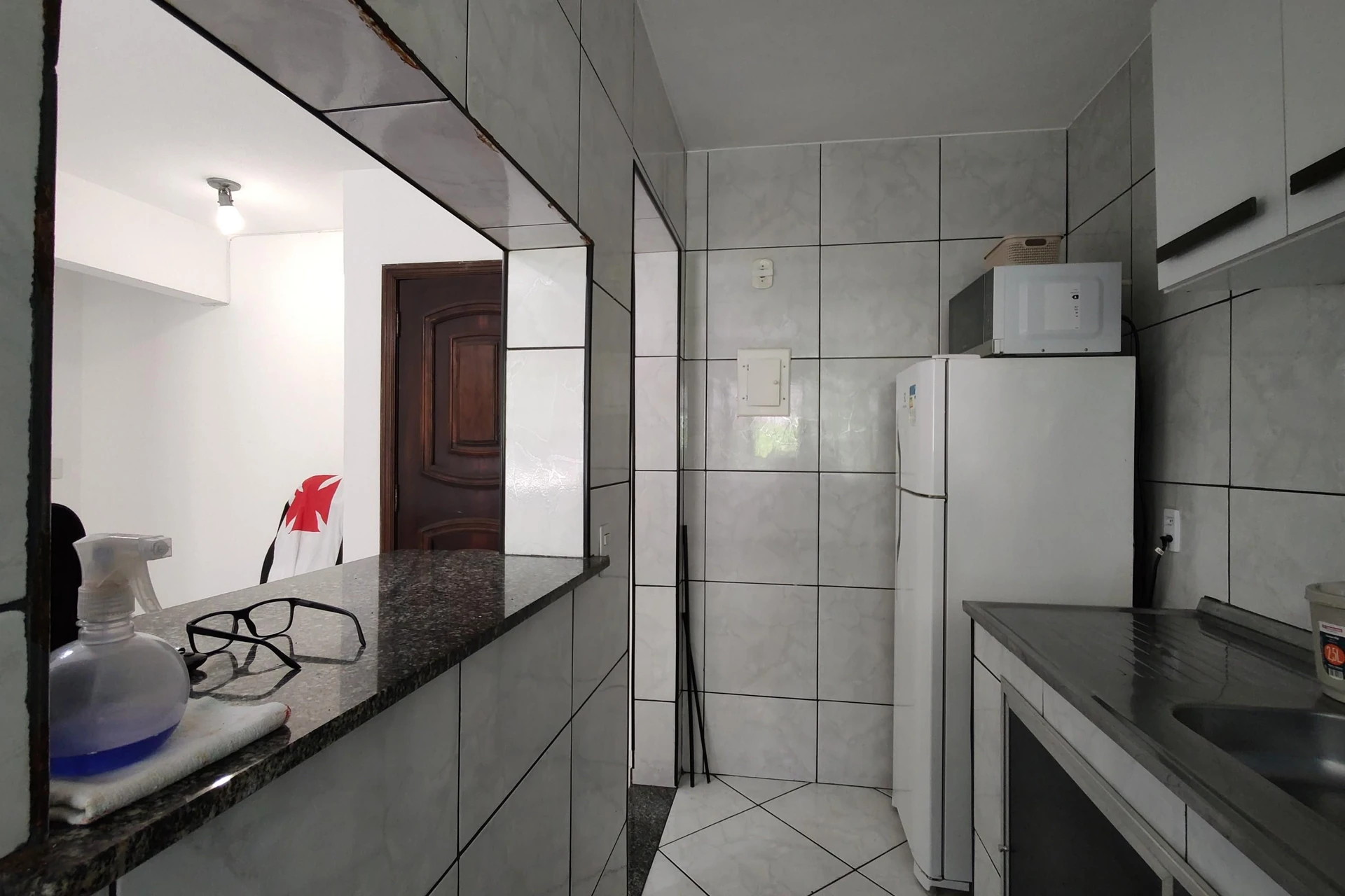 Furnished 1-bedroom apartment with gas open-plan kitchen — photo 14
