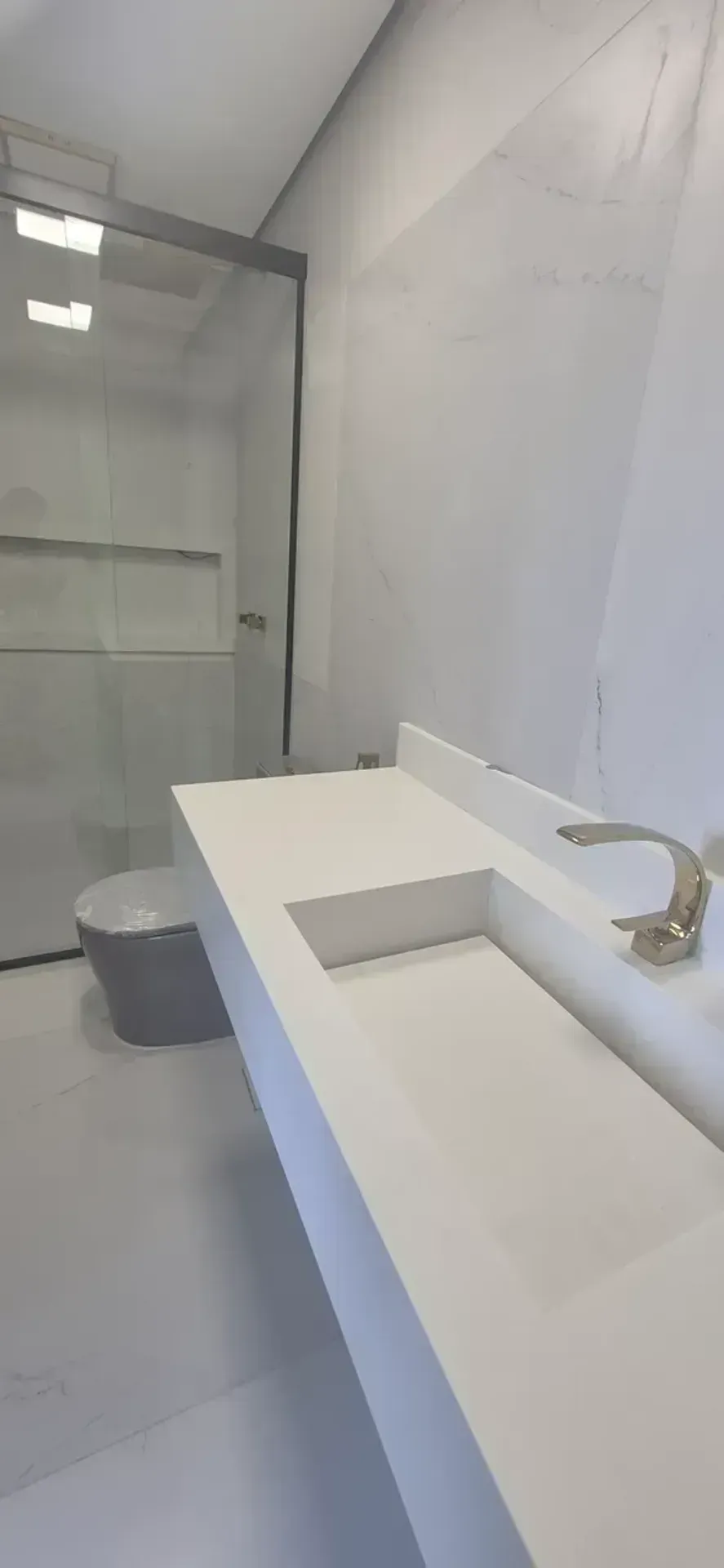Apartment with 3 bedrooms and a modern open-plan kitchen — photo 11