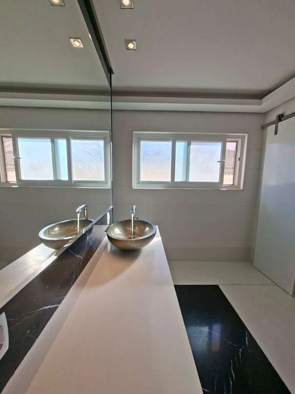 Furnished 1200 m² house with 5 suites and 7 bathrooms — photo 11
