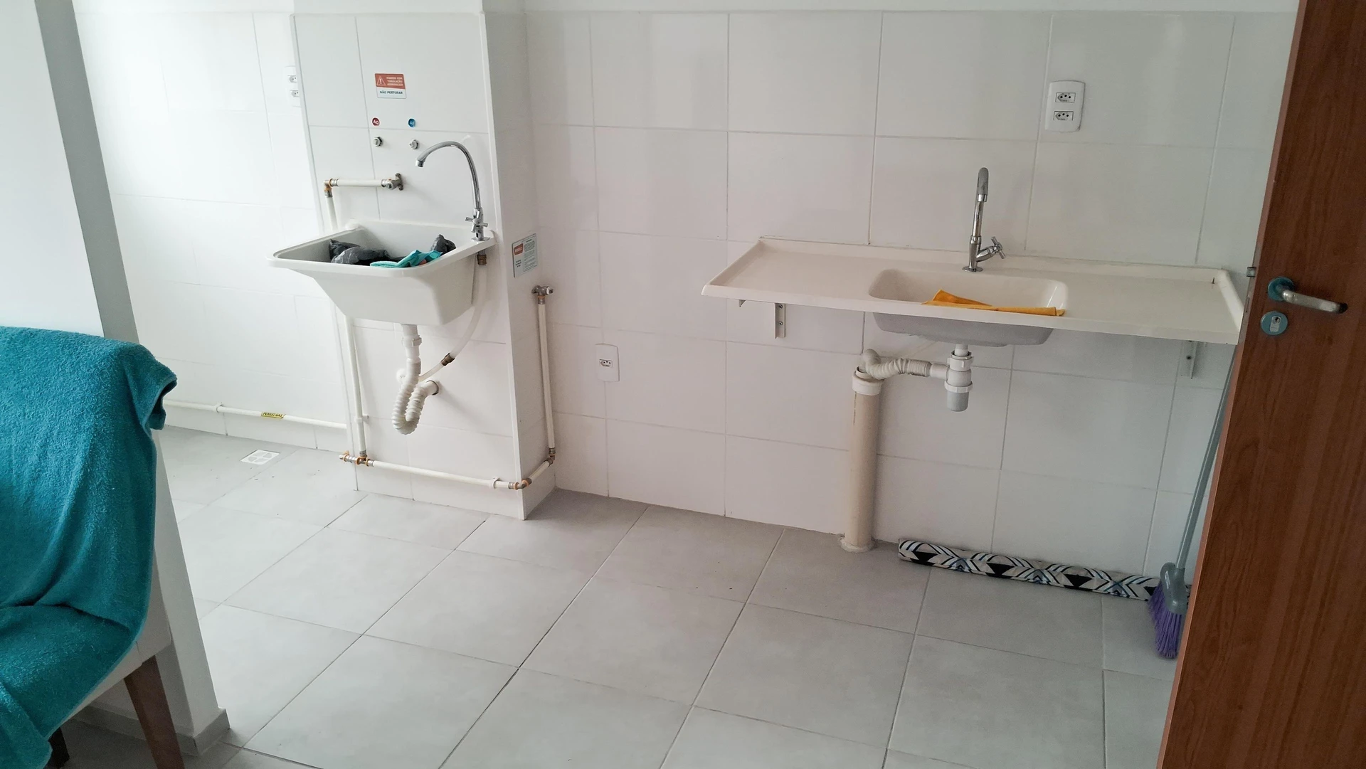 2-bedroom apartment in a building with a pool — photo 3